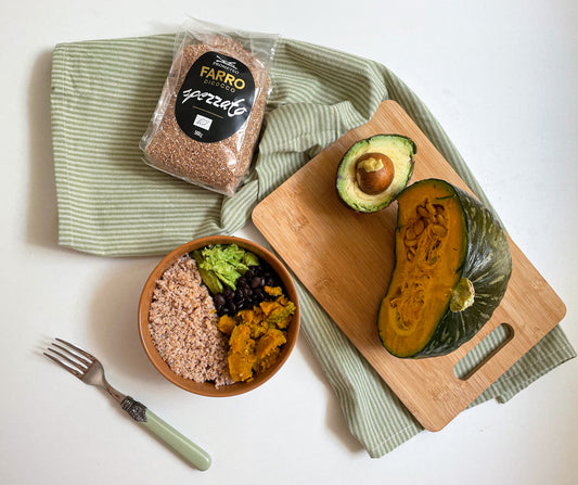 BOWL VEGANA CON FARRO SPEZZATO