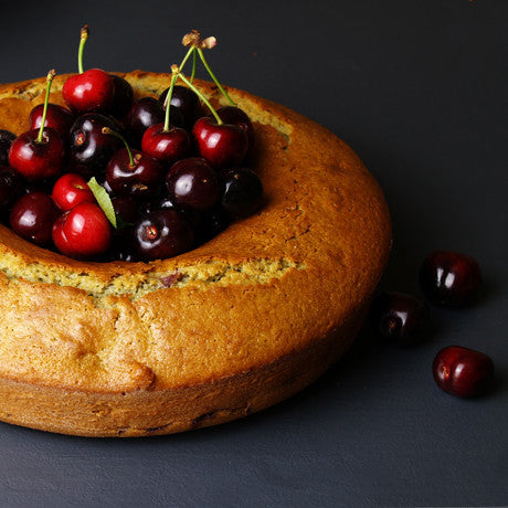 Ciambella di farro alle ciliegie