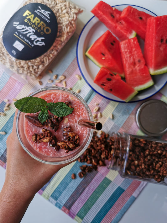 FRULLATO DI AUNGURIA E CRUNCHY DI FARRO AL CACAO