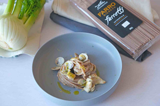 SPAGHETTI DI FARRO CON PESTO DI FINOCCHIO, SOGLIOLA E LUPINI