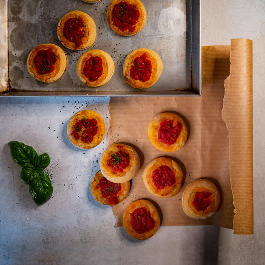 Pizzette di farro pomodoro e origano
