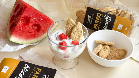 DOLCE AL BICCHIERE CON ANGURIA E BISCOTTI DI FARRO
