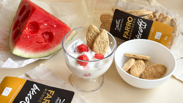 DOLCE AL BICCHIERE CON ANGURIA E BISCOTTI DI FARRO