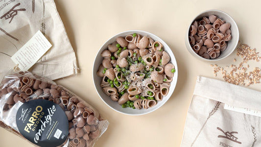 CONCHIGLIE DI FARRO PISELLI E PECORINO