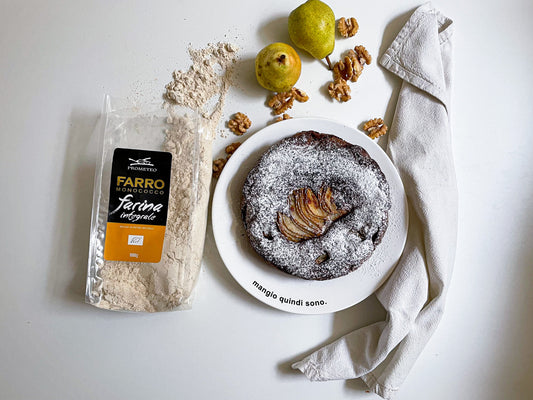 TORTA DI FARRO INTEGRALE DI NOCI E PERE